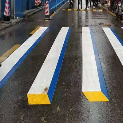 Anti Leke termoplastik yol işaretleme bandı Pürüzsüz Yüzey yansıtıcı kaldırım bandı